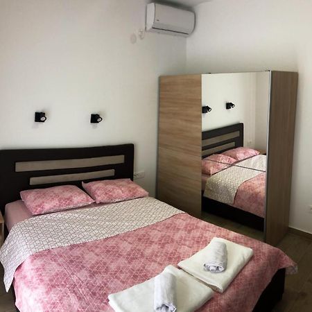 Apartmani Cupara Tivat Buitenkant foto