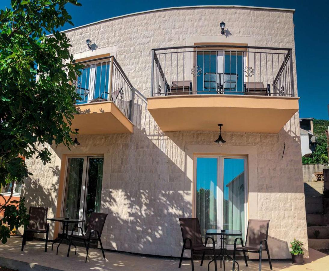Apartmani Cupara Tivat Buitenkant foto